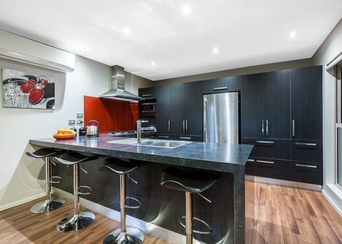  at 33 Kahurangi Heights, Aotea, Porirua