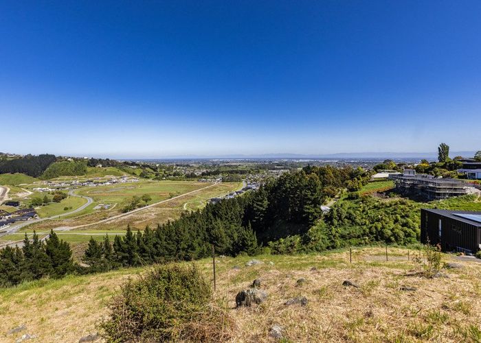  at 7 Halcyon Way, Cashmere, Christchurch City, Canterbury