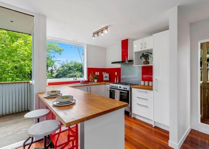  at 2/22 Rangatira Road, Birkenhead, Auckland