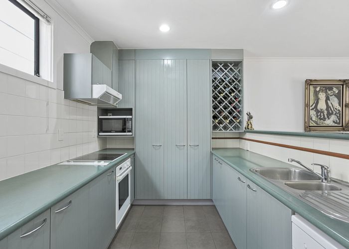  at 2C/8 Farnham Street, Parnell, Auckland