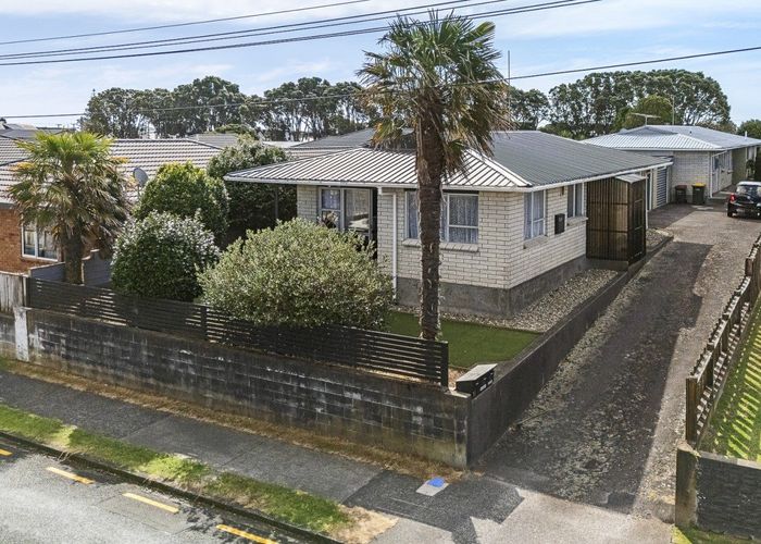  at 1/35 Clemow Road, Fitzroy, New Plymouth, Taranaki