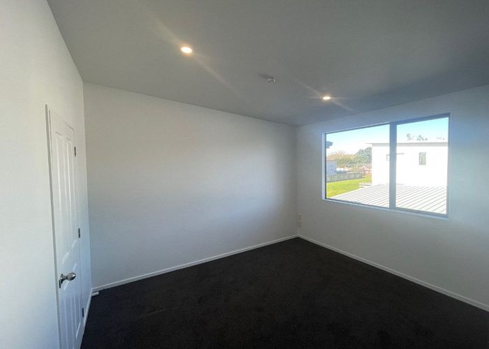  at 2/3 Hulme Place, Henderson, Waitakere City, Auckland