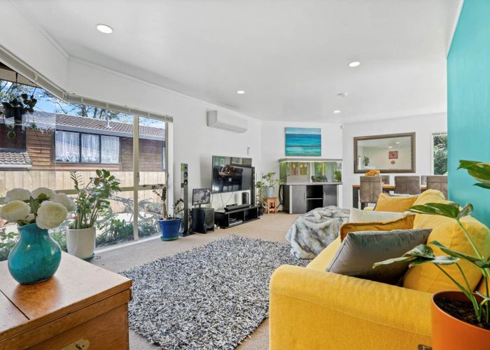  at 52 Ewhurst Place, Goodwood Heights, Manukau City, Auckland