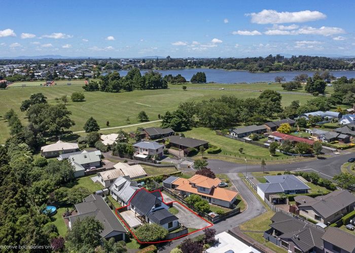  at 21A Rimmington Drive, Hamilton Lake, Hamilton