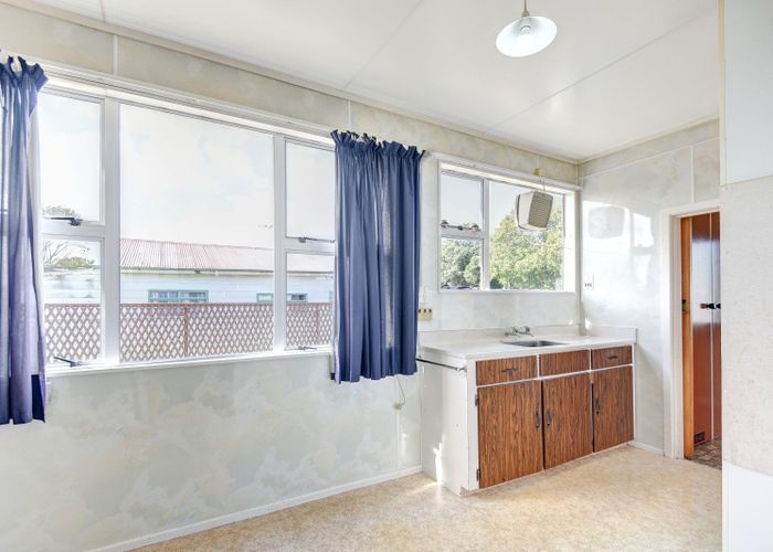  at 12 Falkland Street, Whanganui East, Whanganui, Manawatu / Whanganui
