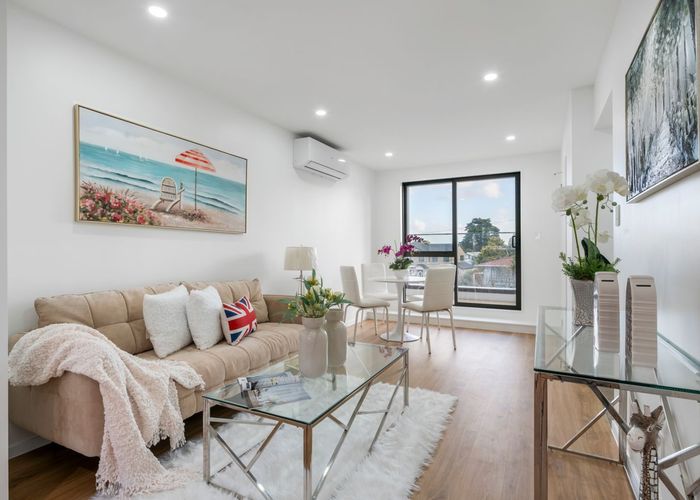  at 2 Hyde Street, Manurewa East, Manukau City, Auckland