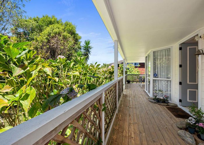  at 2/28 Niccol Avenue, Narrow Neck, Auckland