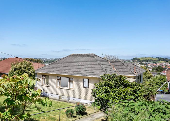  at 15 Simmonds Avenue, Mount Roskill, Auckland