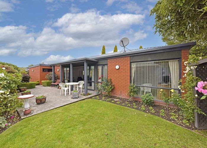 at 2/2 Brookford Place, Westmorland, Christchurch