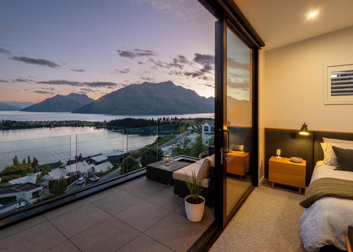  at 92 Hensman Road, Town Centre, Queenstown-Lakes, Otago