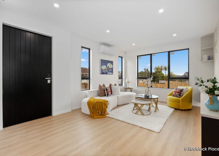  at 8 & 8B Raddock Place, Farm Cove, Manukau City, Auckland