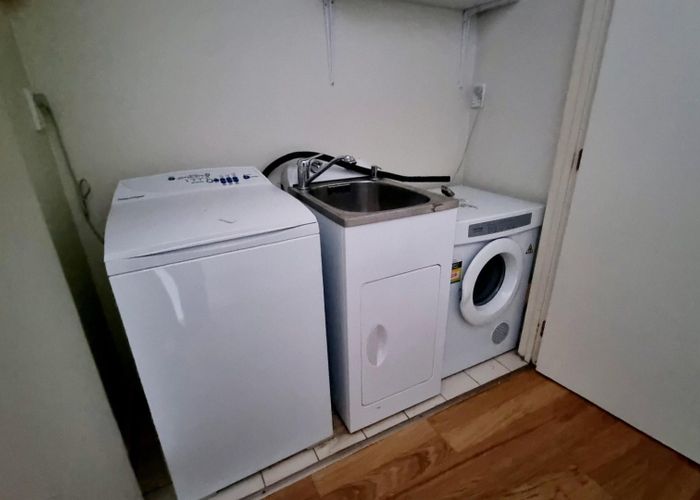  at 23/2 Western Springs Rd, Morningside, Auckland City, Auckland