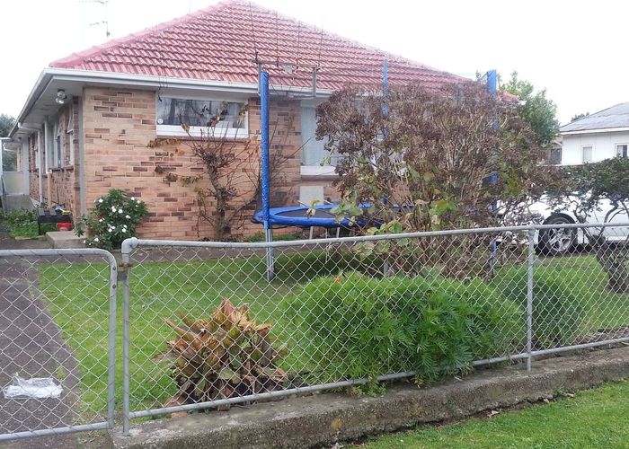  at 1/24 Harris Road, Mount Wellington, Auckland