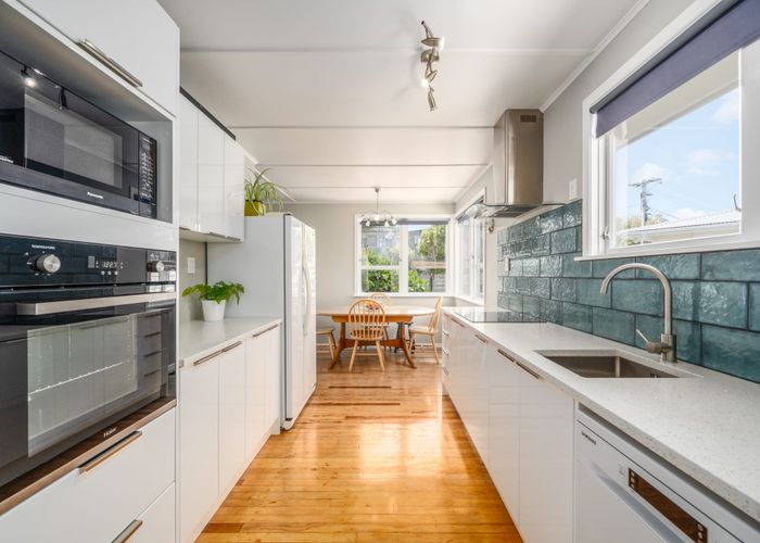  at 11 Pauline Way, Paparangi, Wellington, Wellington