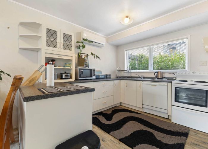 at 2/5 Duke Street, Papakura, Auckland