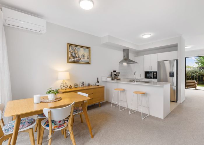  at 4 Tuhono Lane, Northcote, North Shore City, Auckland