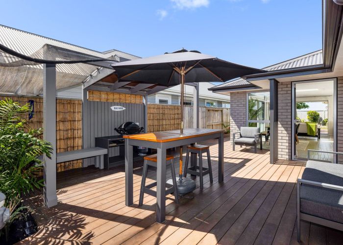  at 6 WARLOCK WAY, Tauranga