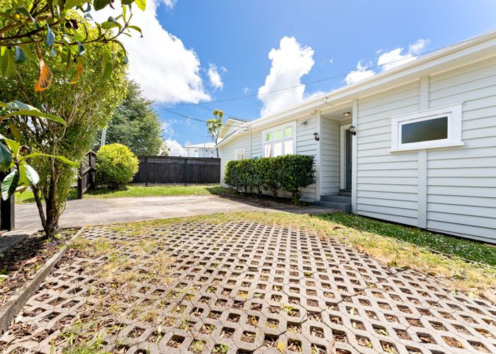 at 14A Divich Avenue, Te Atatu South, Auckland