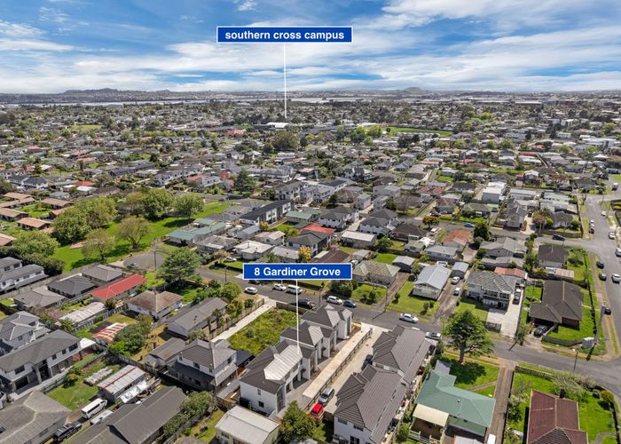  at 8A Gardiner Grove, Mangere East, Manukau City, Auckland
