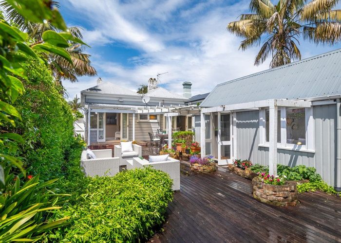  at 13 ANNE ST, Devonport, Devonport