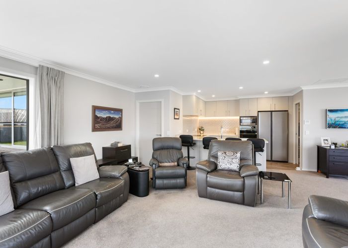  at 168 Karuhiruhi Street, Waikanae, Kapiti Coast, Wellington