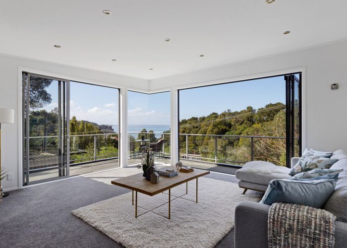  at 41 Laingholm Drive, Laingholm, Auckland