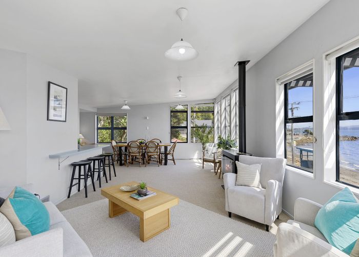  at 445 Marine Drive, Mahina Bay, Lower Hutt