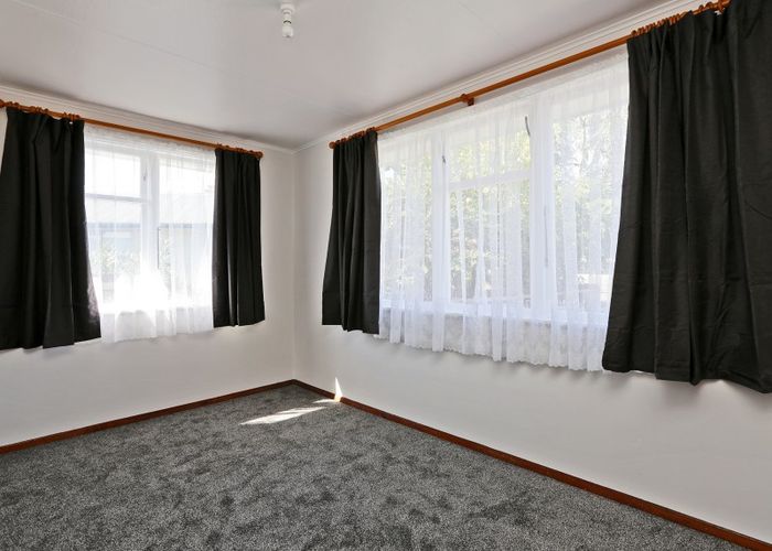 at 8 Bristol Place, Flaxmere, Hastings