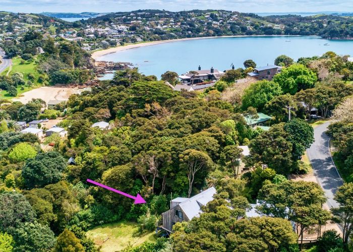  at 3 Queens Drive, Oneroa, Waiheke Island