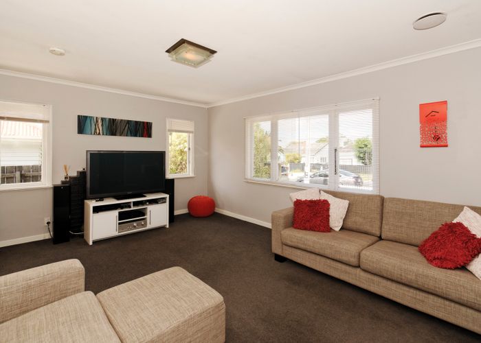  at 71 Fruitvale Road, New Lynn, Auckland
