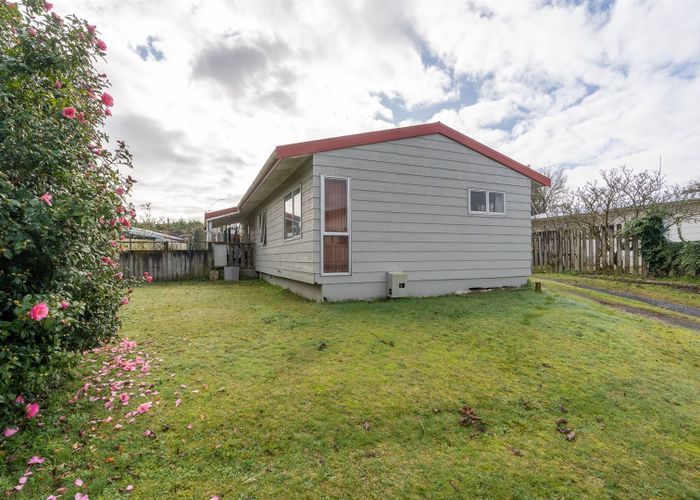  at 27 Riley Place, Fitzroy, Hamilton