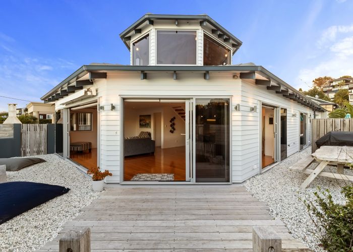  at 1/26 Manly Esplanade, Browns Bay, Auckland