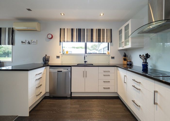  at 6 Chelsea Lane, Newland, Ashburton