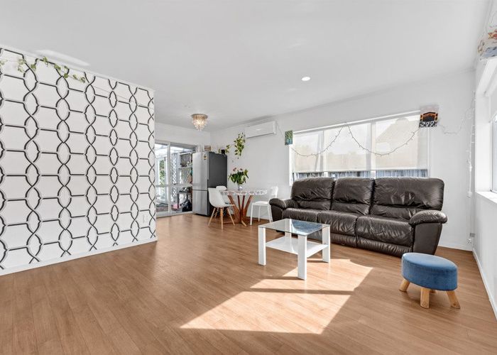  at 2/40 Chartwell Avenue, Glenfield, North Shore City, Auckland