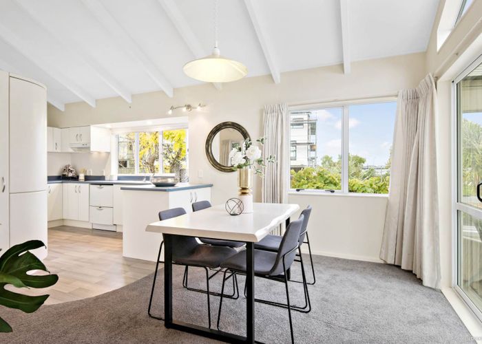  at 2/956 East Coast Road, Northcross, Auckland