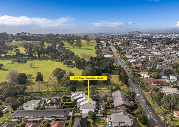  at 4/2 Tiwai Road, Royal Oak, Auckland