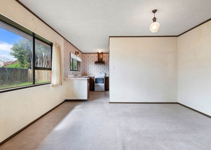  at 2/162 Prince Regent Drive, Farm Cove, Manukau City, Auckland