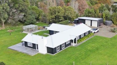  at 172 Hendersons Line, Kelvin Grove, Palmerston North