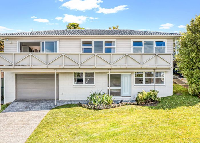  at 18 Woodcote Drive, Glenfield, Auckland