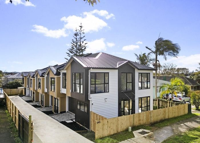  at 2/543 Massey Road, Mangere, Manukau City, Auckland