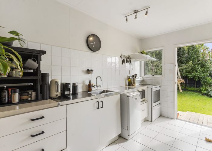  at 7/19 Bayside Avenue, Te Atatu Peninsula, Auckland