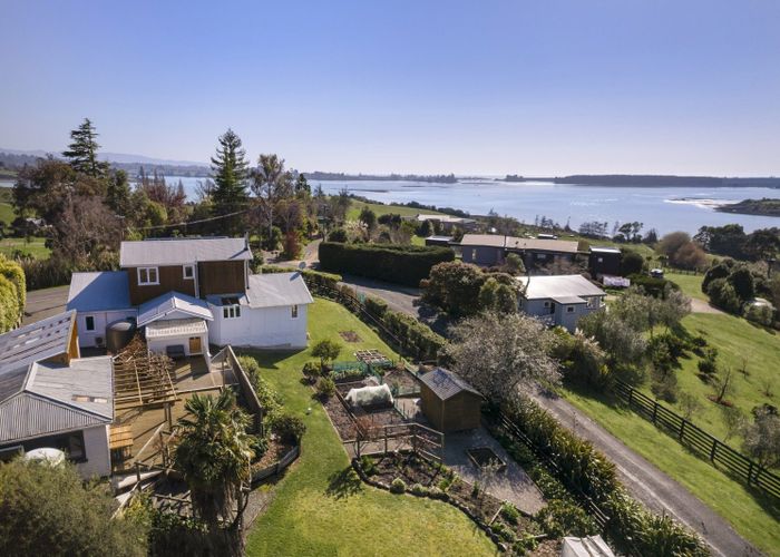  at 50 Hoddy Road, Redwood Valley