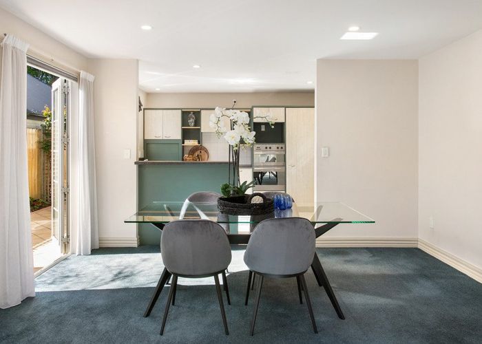  at 2/61 Murray Place, Merivale, Christchurch City, Canterbury