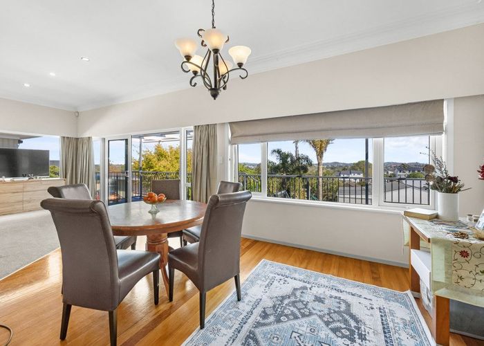  at 43 & 43a Grassways Avenue, Pakuranga Heights, Manukau City, Auckland