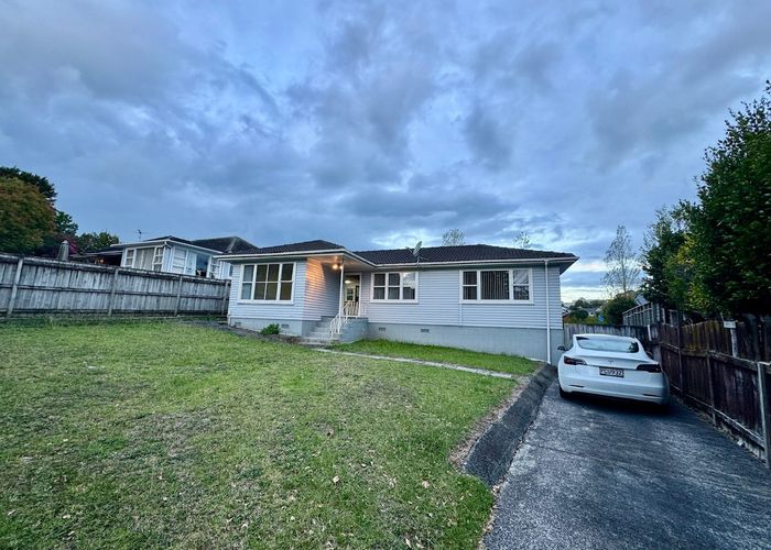  at 17 Woodstock Road, Forrest Hill, Auckland