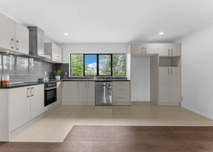  at 21 Neta Grove, Henderson, Waitakere City, Auckland