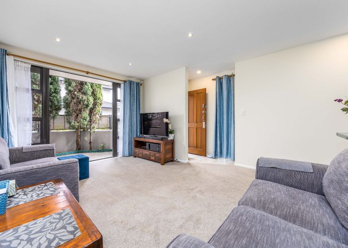  at 20/8 Landscape Road, Papatoetoe, Manukau City, Auckland