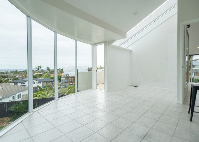  at 1/23 Bernleigh Terrace, West Harbour, Waitakere City, Auckland