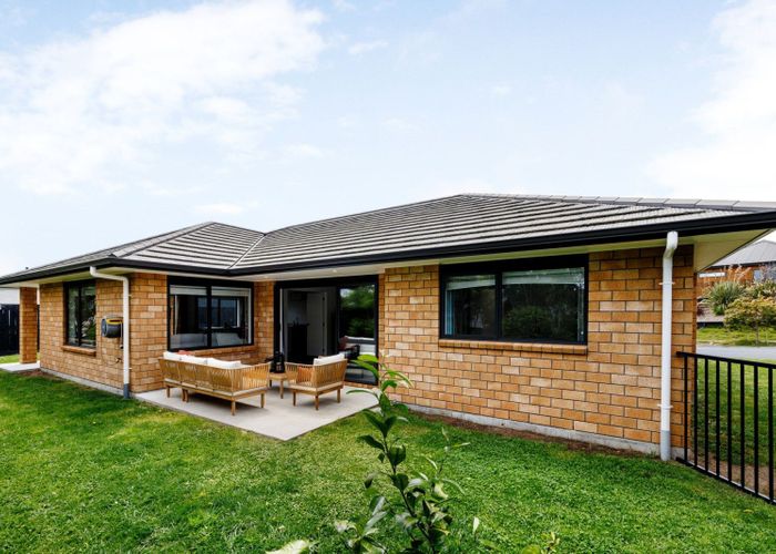  at 8 Bosun Place, Flagstaff, Hamilton