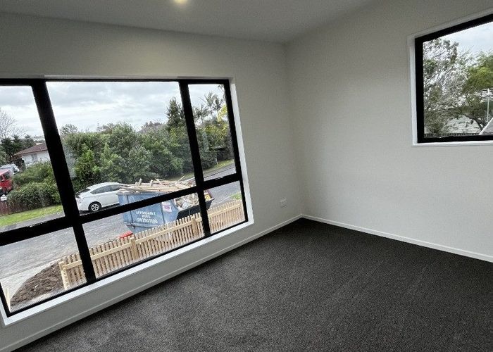  at 18D Penfold Place, Henderson, Waitakere City, Auckland